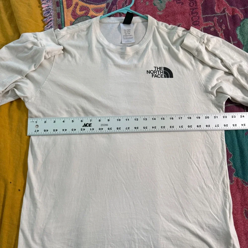 The North Face Mens Circular Design Long Sleeve Graphic T-Shirt Off-White Large